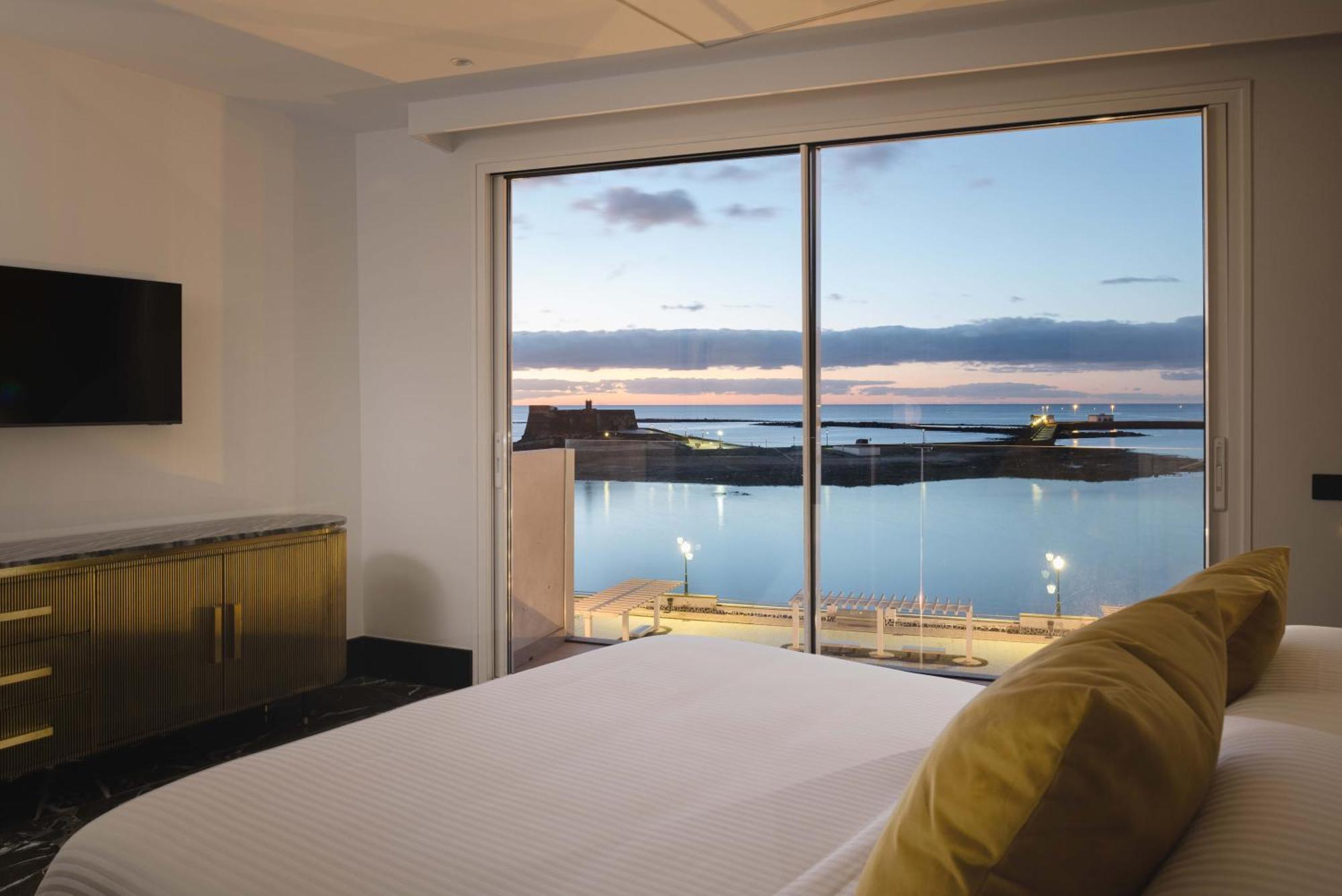 Blue Marina Suites - Boutique Apartments Arrecife  Eksteriør billede
