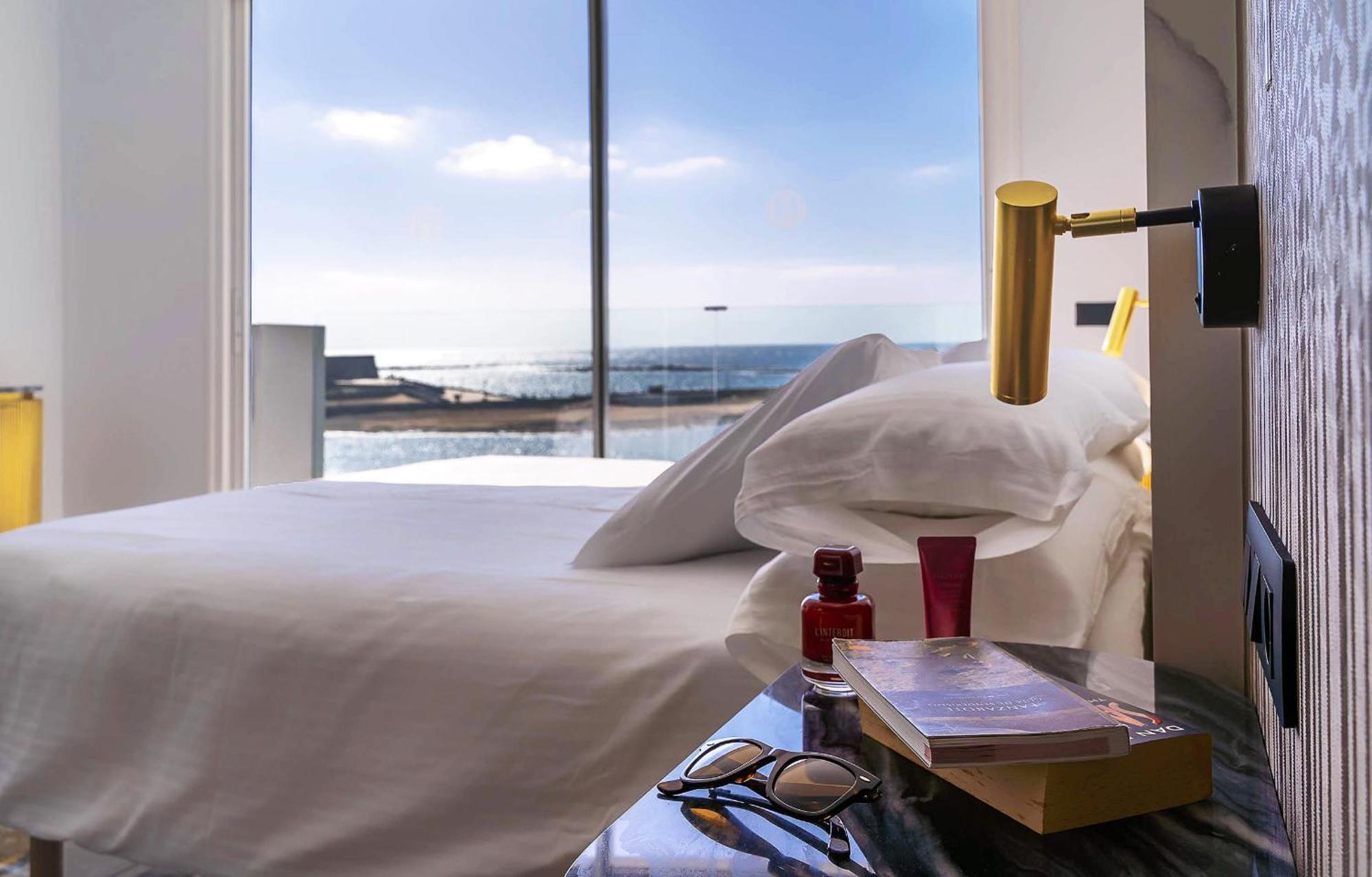 Blue Marina Suites - Boutique Apartments Arrecife  Eksteriør billede