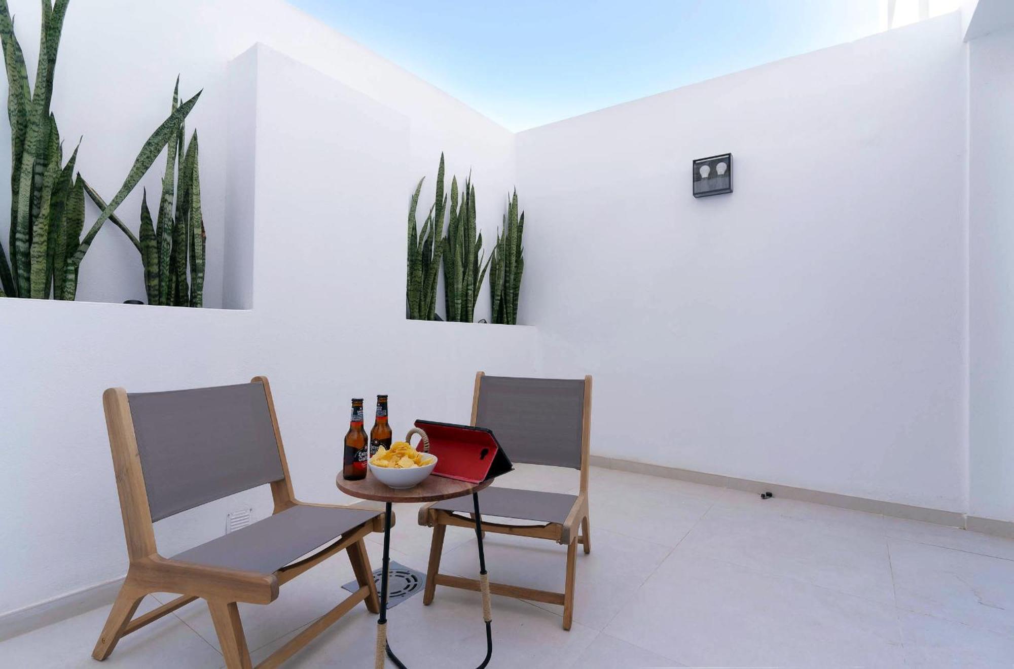 Blue Marina Suites - Boutique Apartments Arrecife  Eksteriør billede