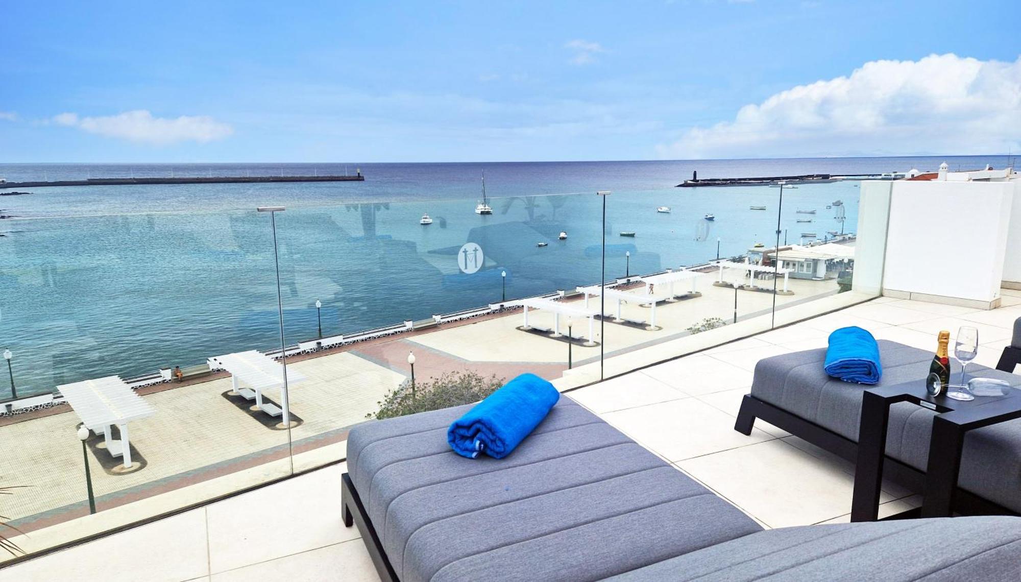 Blue Marina Suites - Boutique Apartments Arrecife  Eksteriør billede
