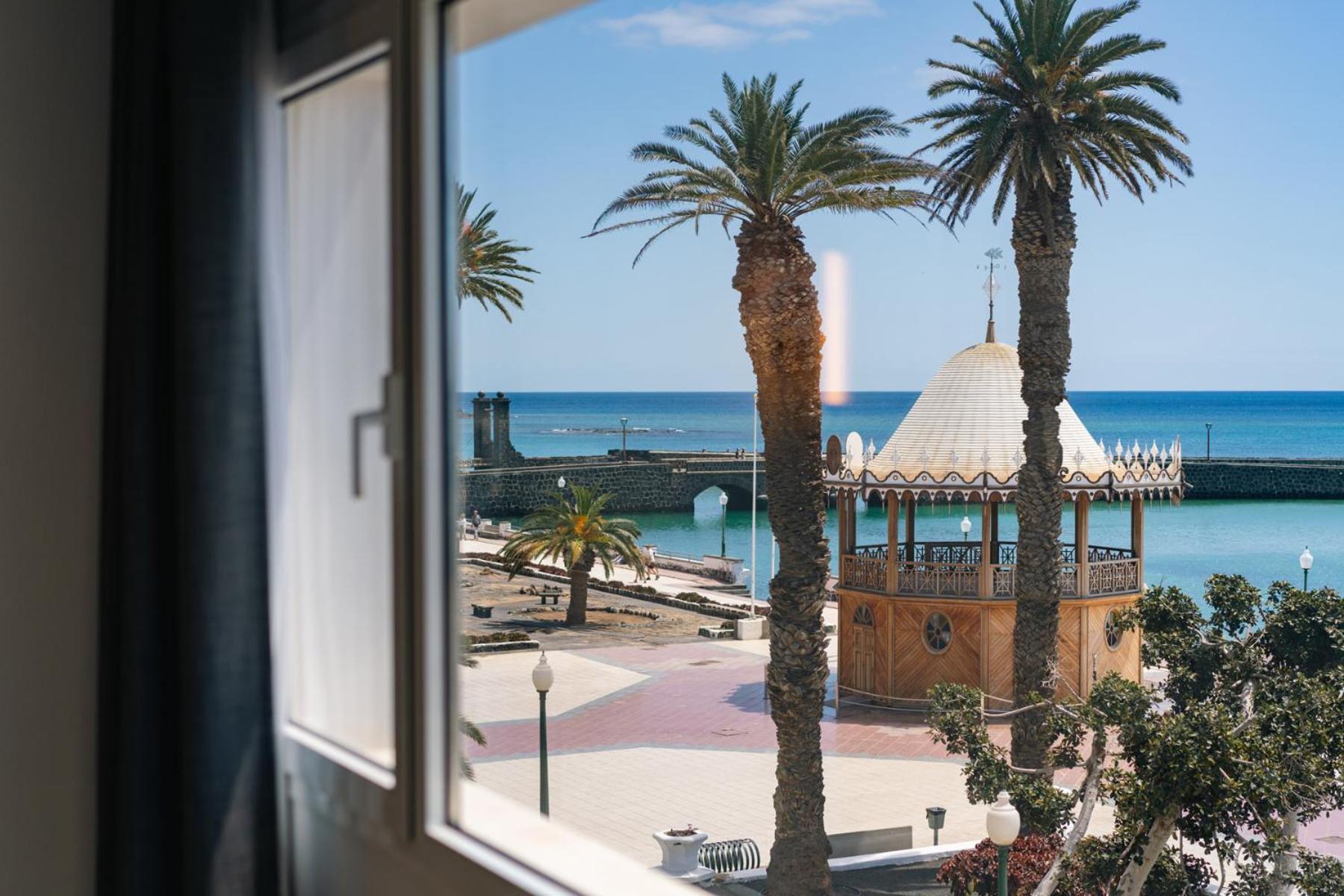 Blue Marina Suites - Boutique Apartments Arrecife  Eksteriør billede